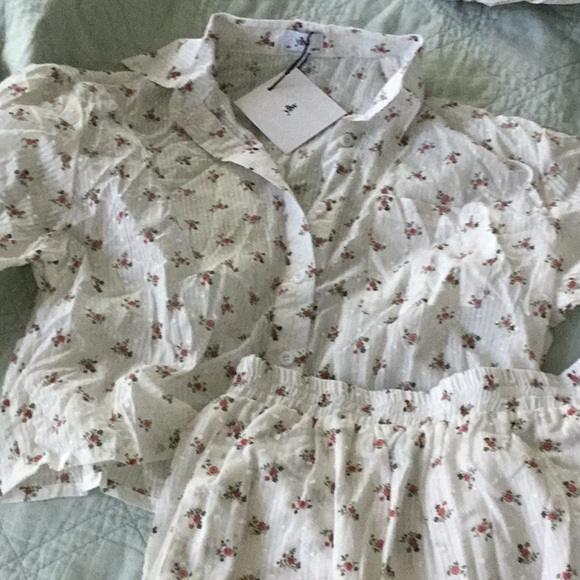 Yllw the label rosy collared shorts set - Picture 4 of 5